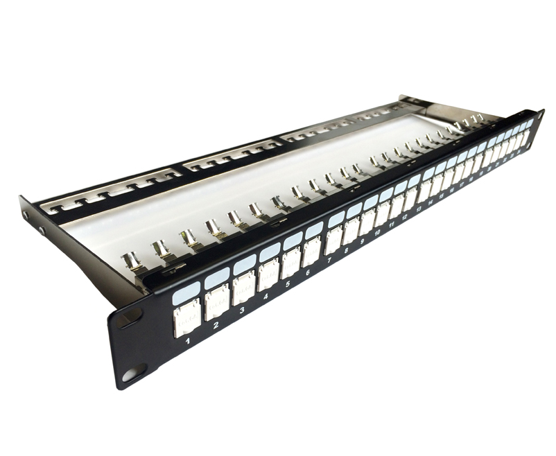 Obrázek DATACOM Patch panel 19" STP 24 port CAT6A 1U černý, vyvaz.lišta, beznástrojový