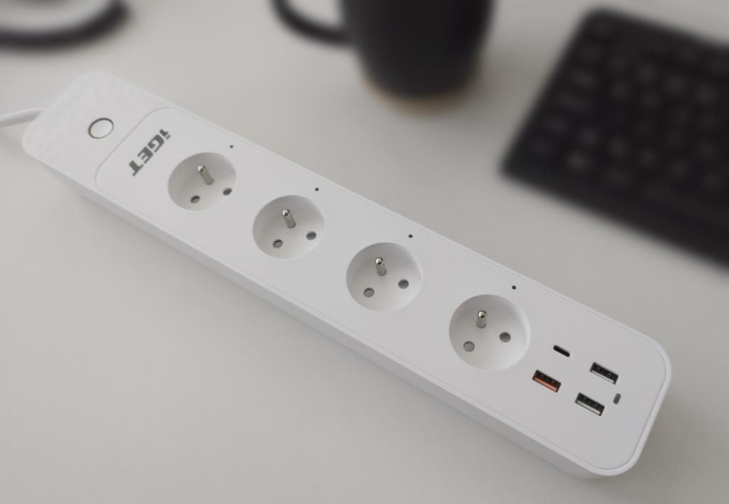 Obrázek iGET HOME Power 4 USB  - WiFi chytrá prodlužka 4x 230V + 4x USB, samostatná, měření spotřeby, 3680W