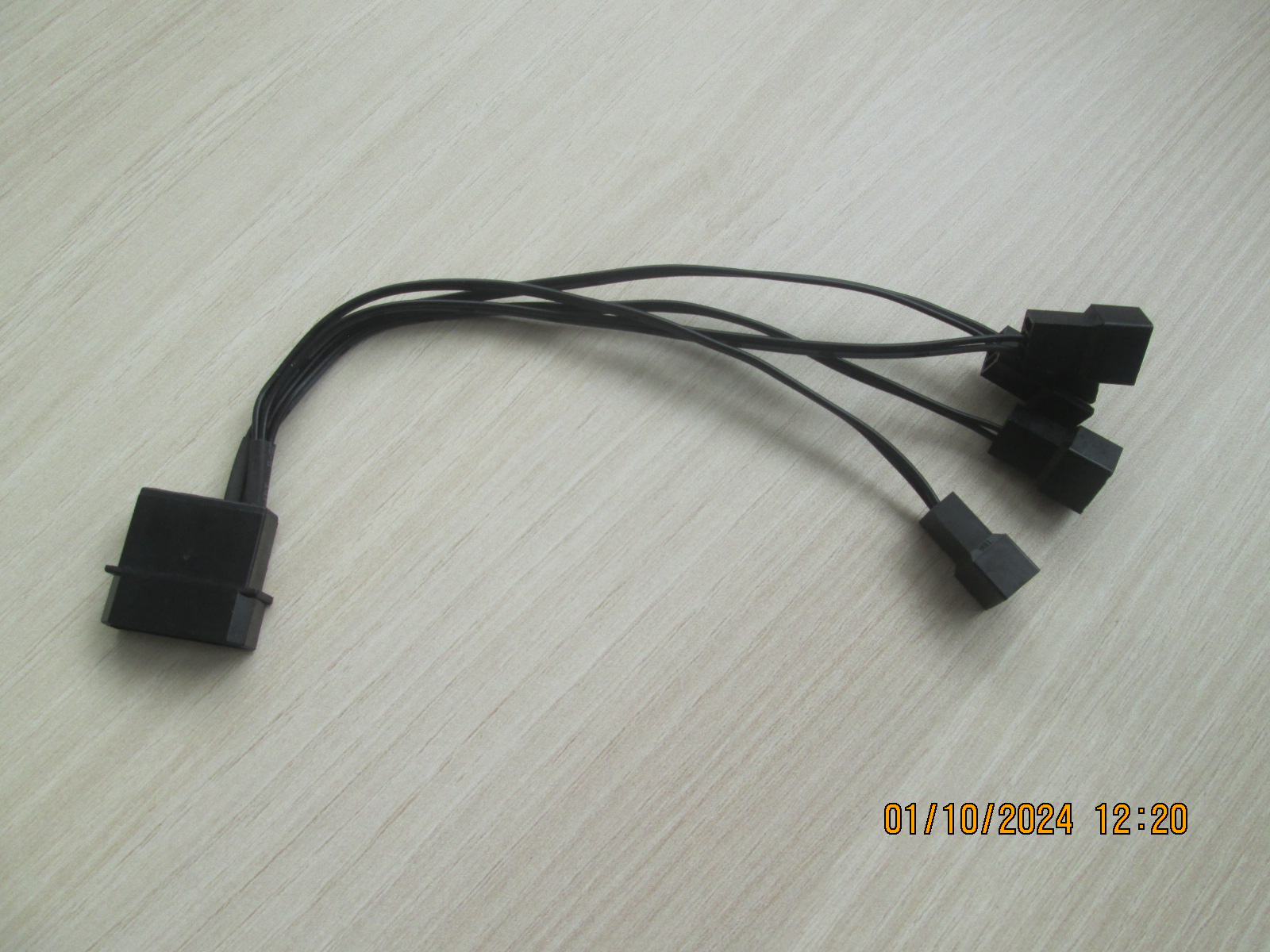 Obrázek XPG kabel 1x 4pin na 2x3pin 5V nebo 2x 12V