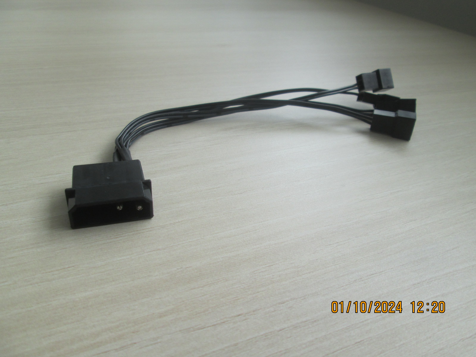 Obrázek XPG kabel 1x 4pin na 2x3pin 5V nebo 2x 12V